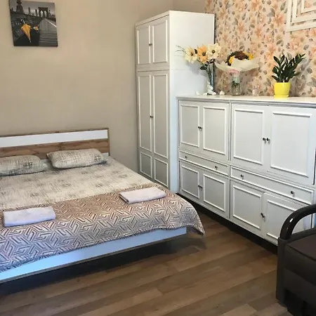 아파트 Apartment *